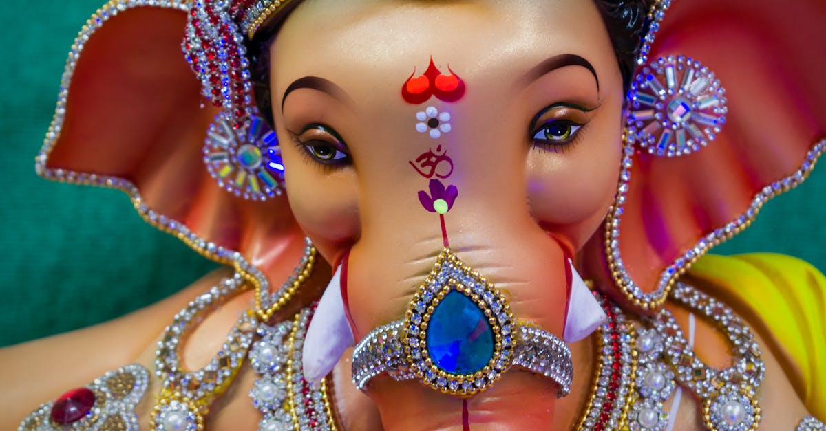 découvrez la boutique officielle de l'olympique de marseille : équipements, maillots, accessoires et bien plus pour tous les fans de l'om.