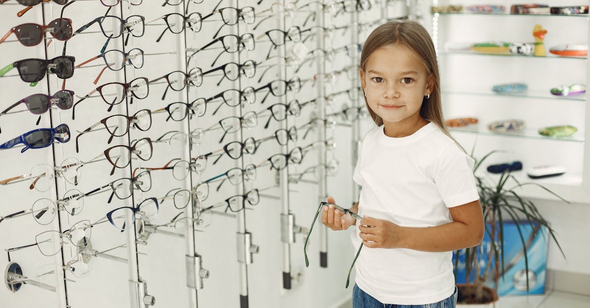 découvrez notre boutique d'optique offrant une large gamme de lunettes de vue, lunettes de soleil et services personnalisés pour une vision parfaite.