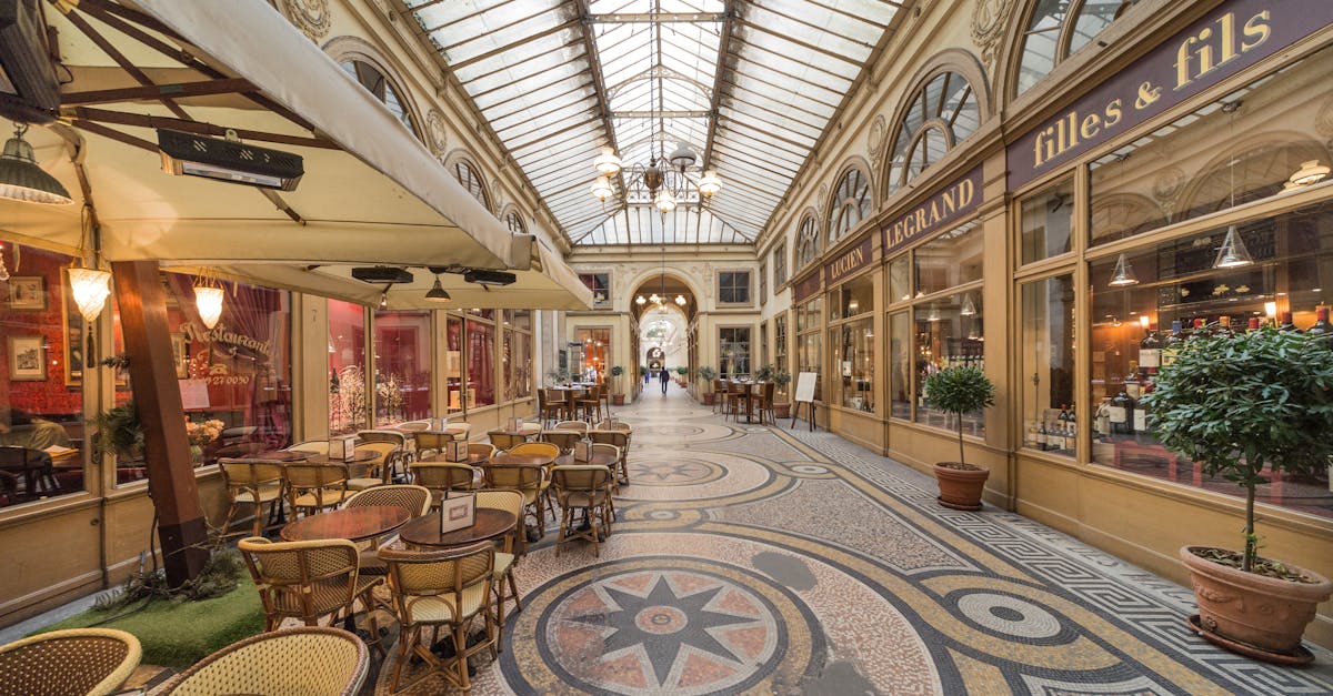 découvrez les meilleures adresses shopping à paris : boutiques tendance, grands magasins emblématiques et quartiers commerçants incontournables pour une expérience shopping unique.