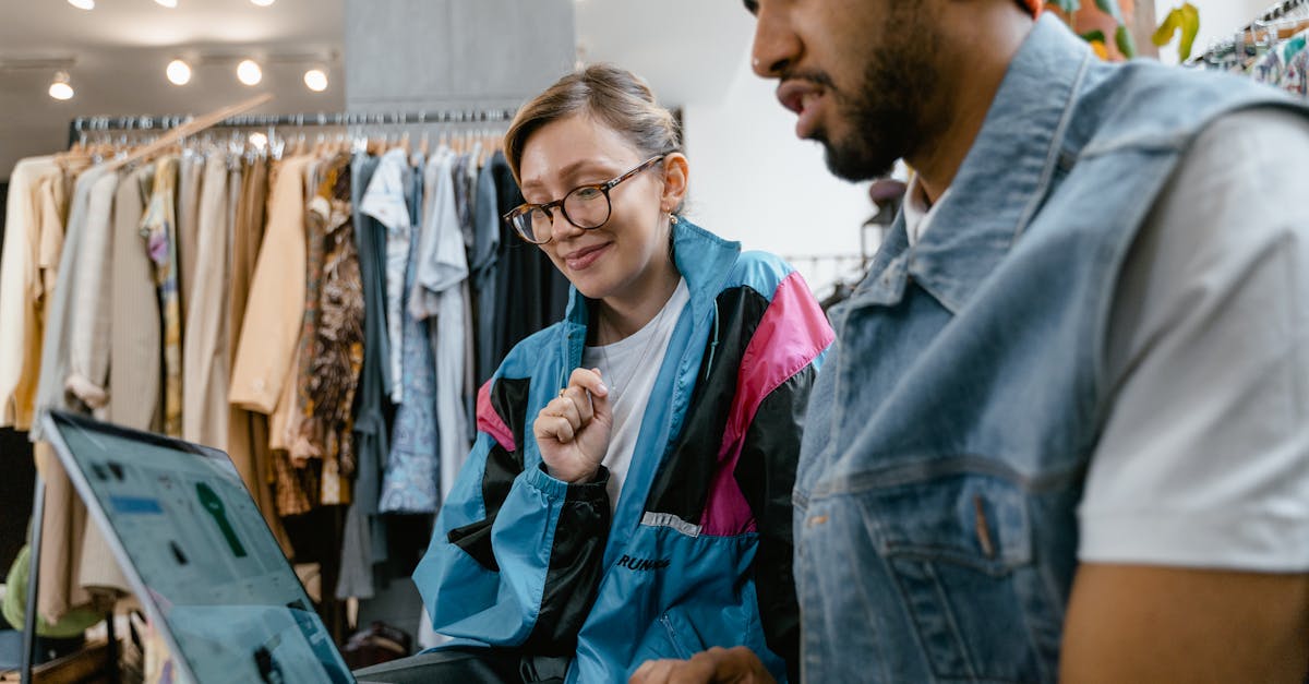 découvrez comment lancer et gérer une boutique de vêtements en ligne rentable, avec des conseils pratiques pour maximiser vos ventes et fidéliser vos clients.