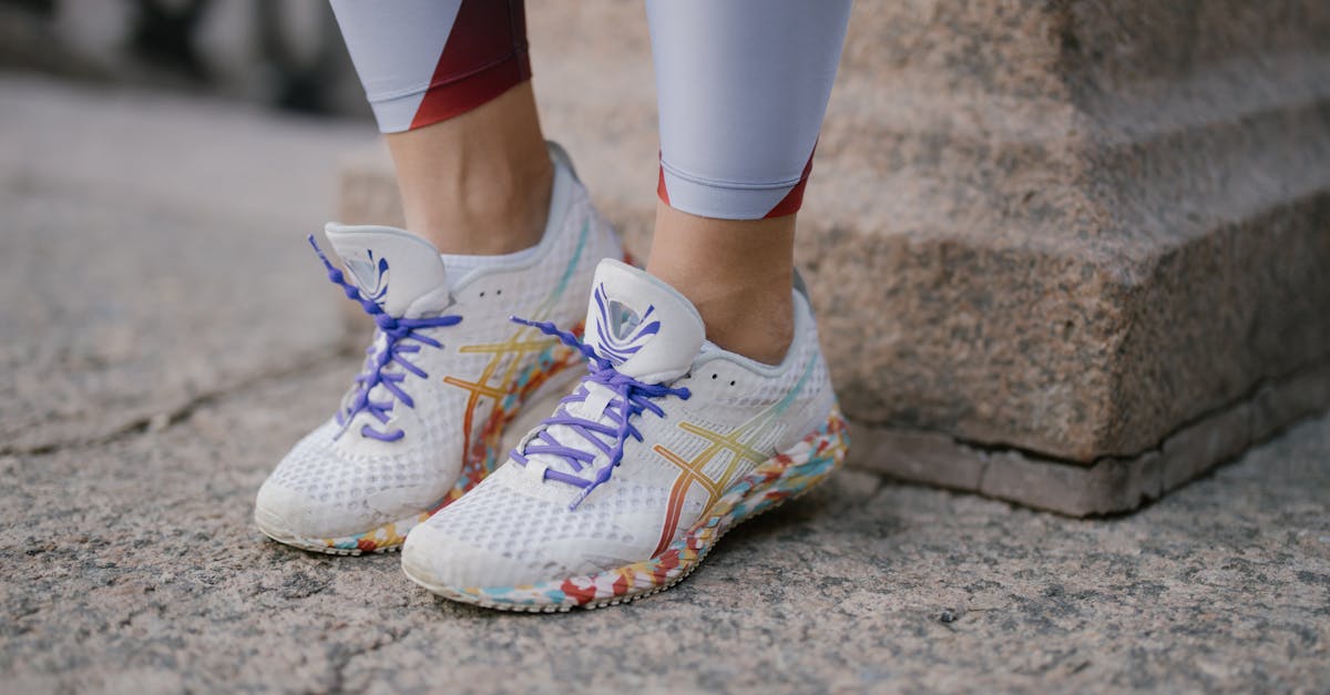 découvrez notre sélection de chaussures de running alliant confort, performance et style pour accompagner toutes vos courses, du jogging quotidien aux entraînements intensifs.