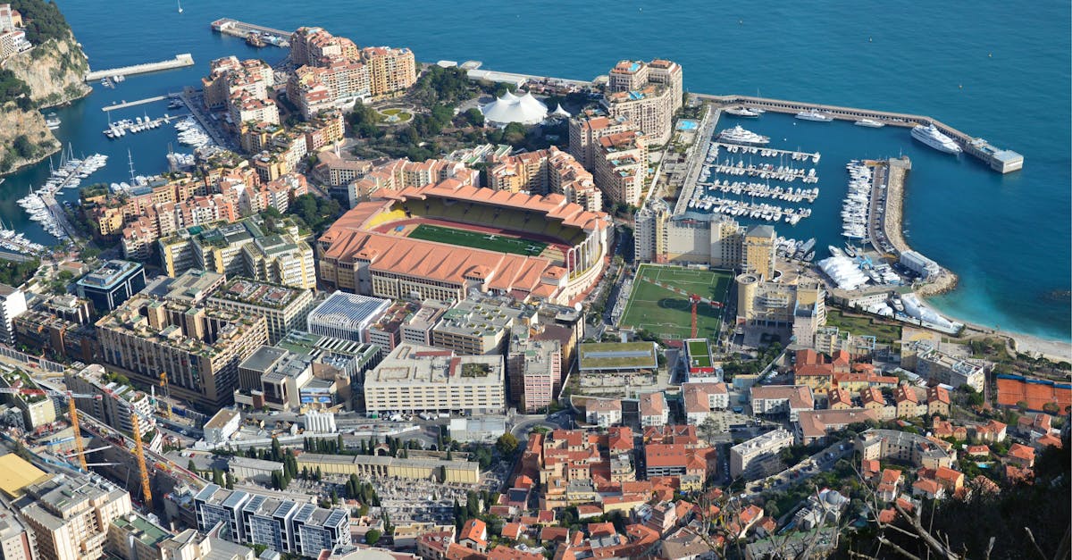 boutique officielle du stade brestois : découvrez les maillots, accessoires et produits officiels des joueurs et du club brestois.