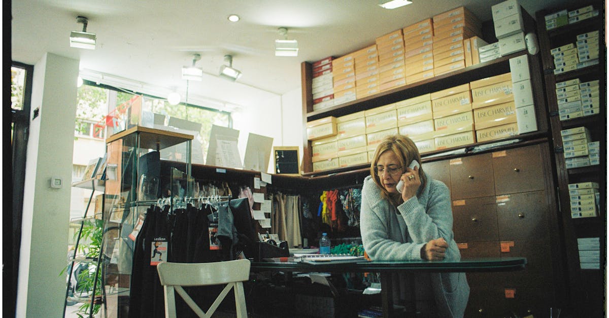 découvrez notre store de qualité, parfait pour protéger votre intérieur tout en ajoutant une touche d'élégance à vos fenêtres.