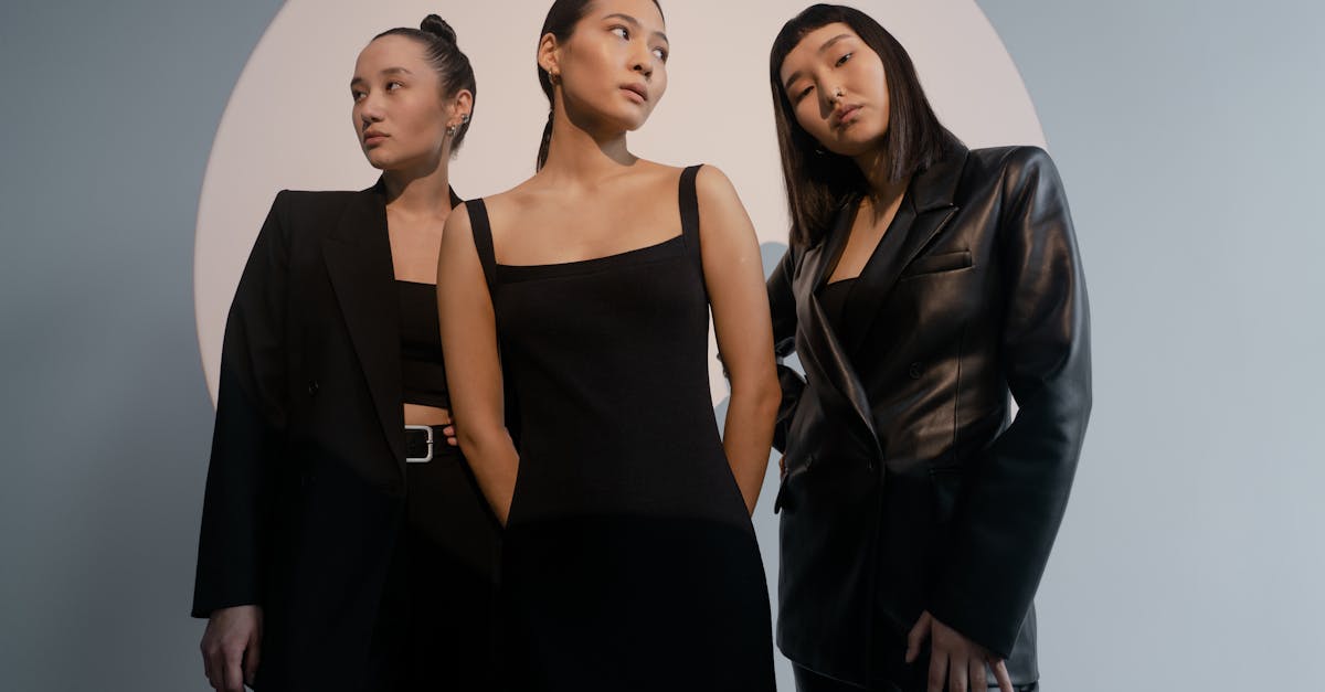 découvrez les dernières tendances de la mode féminine pour rester élégante et stylée toute l'année.